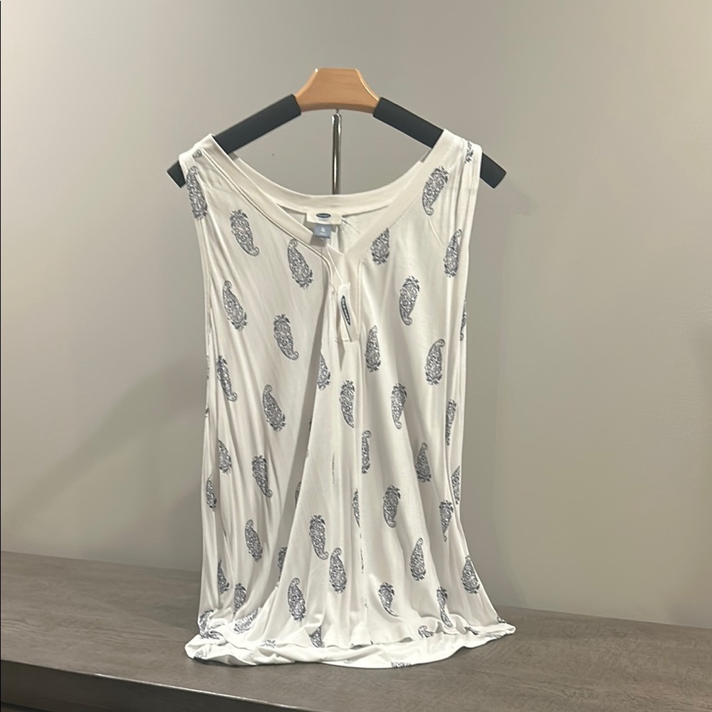 Old Navy White Asymmetrical Sleeveless Tank Top